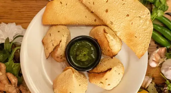 nepalese-indian-restaurant - Vegetable Papadum (Lentil Wafers) (2 pcs)