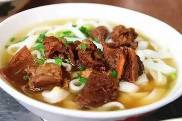 new-fortune-restaurant - Stewed Beef Rice Noodle Soup(牛腩河粉)