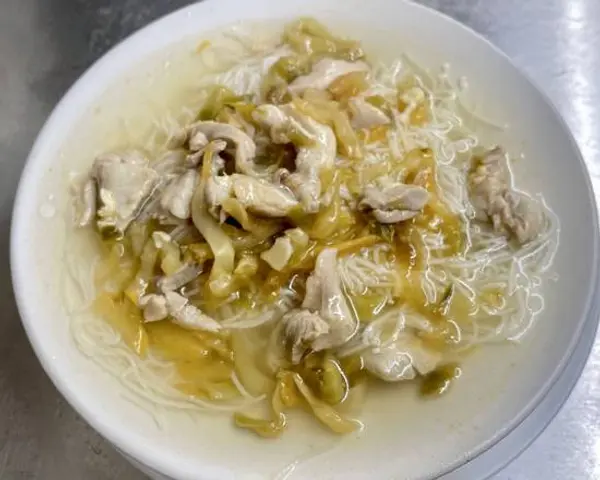 new-regent-cafe - Shredded Chicken with Preserved Vegetable  Noodle Soup 榨菜雞丝汤粉