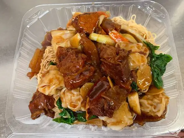 new-regent-cafe - Beef Brisket Lo Mein w/ Wonton 牛腩云吞捞面