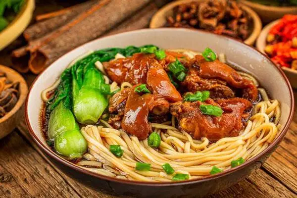 noodle-stop - B8 Stewed Pork Feet Noodle Soup 南乳豬手湯麵