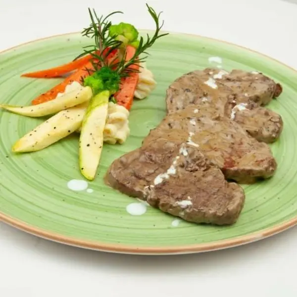 nurr-restaurant - Steak paper sauce