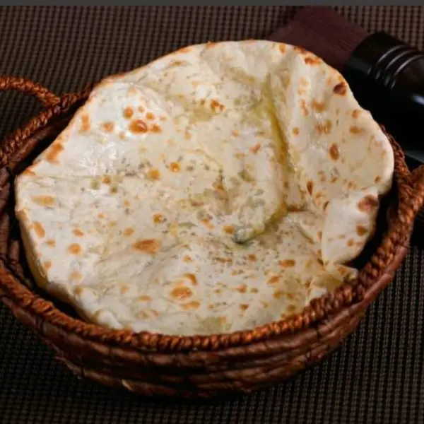 nurr-restaurant - Cheese Naan