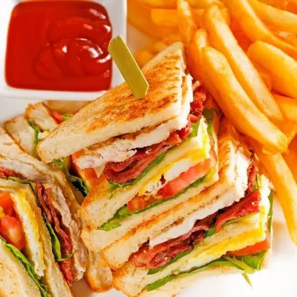 ocean-anari-restaurant-e-lounge-bar - Club Sandwich with French Fries