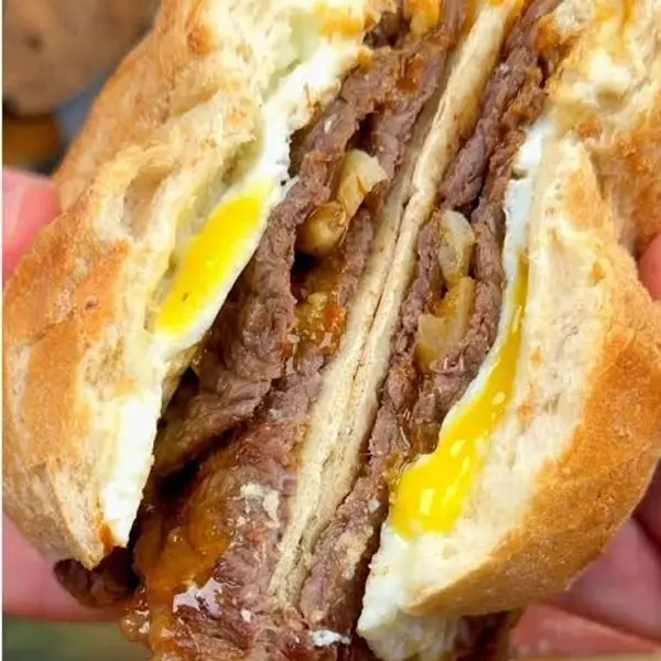 ocean-anari-restaurant-e-lounge-bar - Nail in bread with egg