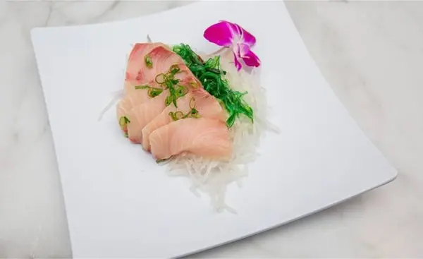 oishii-mika-sushi - Hamachi Sashimi