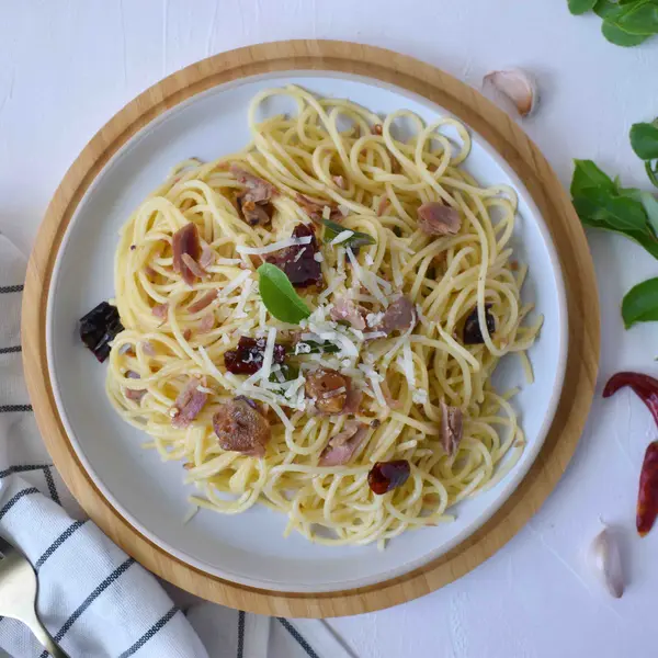 olympus-cafe-bistro-by-oaker - Spaghetti Aglio Olio With Smoked Tuna Or Chicken