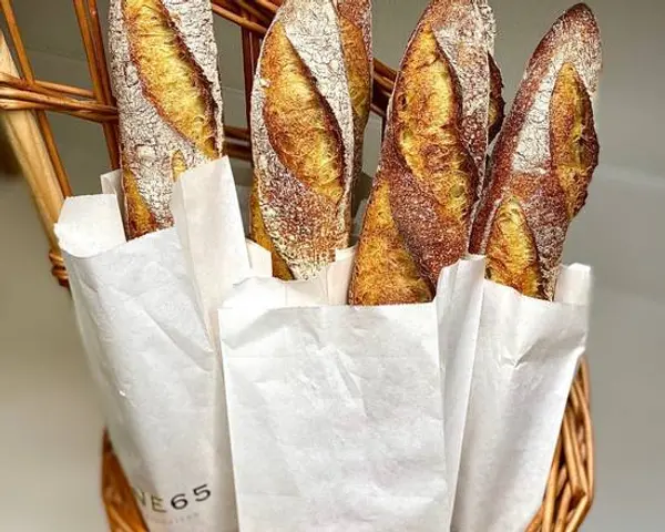 one65-patisserie-restaurant - Baguette (1 pc)