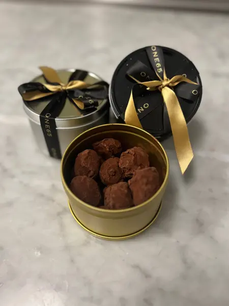 one65-patisserie-restaurant - Chocolate Truffles Tin