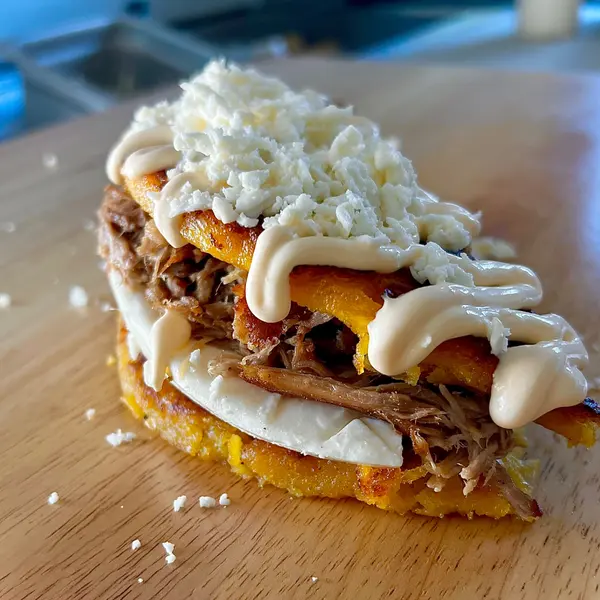 panas-flavors - Cachapa With Pulled Pork