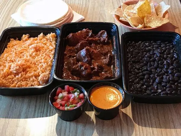 papalote-mexican-grill - Chicken Mole Family Meal