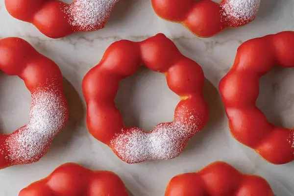 paris-baguette - Strawberry Mochi Donut