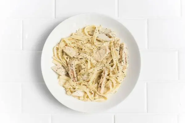 pastini - Fettuccini Alfredo with Chicken