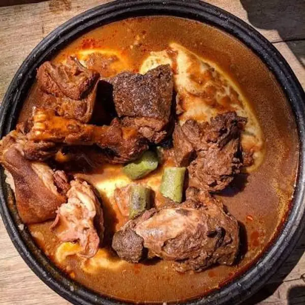 peduase-chop-house - Fufu & Akrantrε