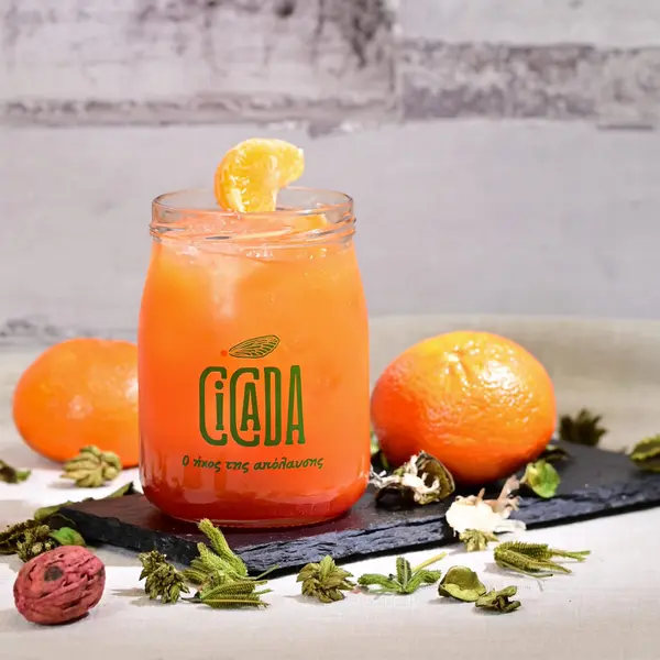 people-beach-bar - MANDARIN WITH GINGER