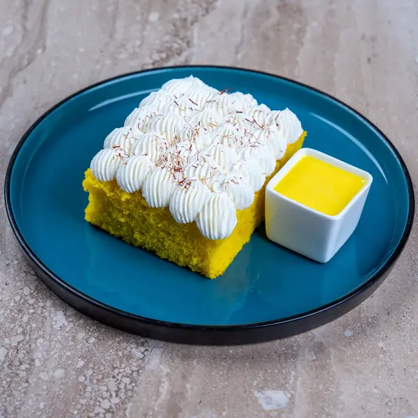 perla-mare-lounge - Saffron cake