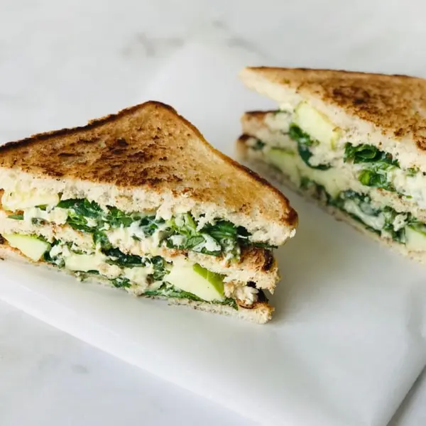 pinaveral-bebidas-sandwiches-y-ensaladas - sandwich de pollo a la plancha