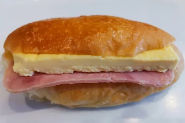 pineapple-king-bakery - Ham and Egg Bun 腿蛋包