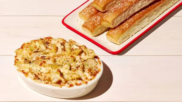 pizza-hut - Oven-Baked Chicken Alfredo Pasta