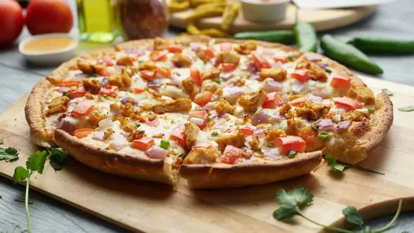 pizza-twist - Butter Chicken Pizzatwist