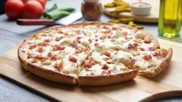 pizza-twist - Chicken Bacon Ranch Pizza