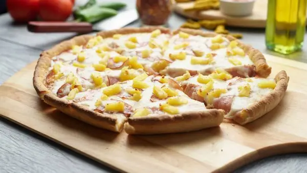 pizza-twist - Hawaiian Pizza