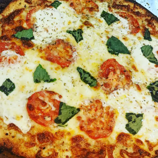 pizza - Tomato, Basil and Garlic Pizza