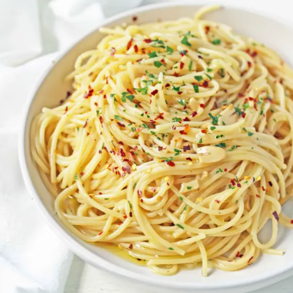 pizza - Spaghetti with Oil and Garlic