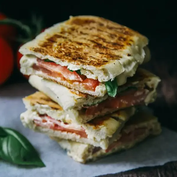 portobello-caffe - Caprese Panino