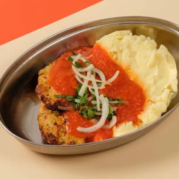 praktika - Chicken Patty and Mashed Potatoes with Tomato Sauce/ქათმის კატლეტი და პიურე პამიდვრის სოუსით