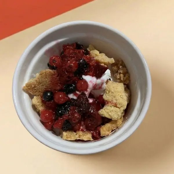 praktika - Crumble with Ice Cream and Berry Mix/ქრამბლი ნაყინით და კენკრის მიქსით Ⓥ