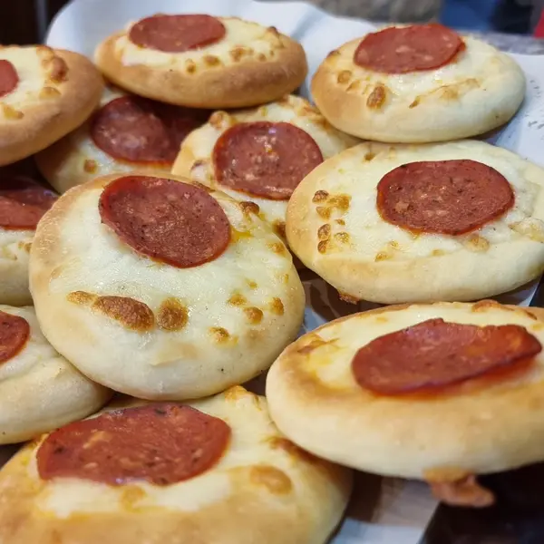 qalaa - Dozen Chesse w pepperoni / دزينه جبنه ببروني
