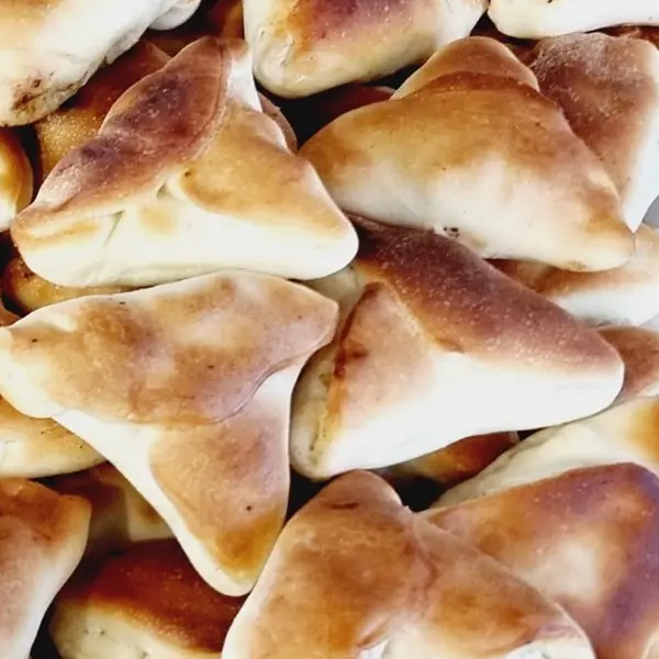 qalaa - Spinach pie / حبه فطاير سبانخ