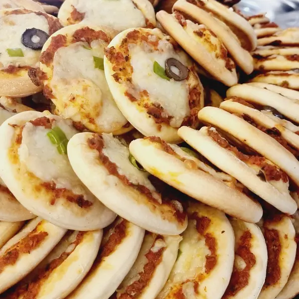qalaa - Dozen mini pizza / دزينه بيتزا صغير