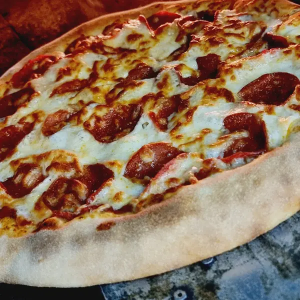 qalaa - Pizza pepperoni 40”/ بيتزا مع بيبروني "٤٠