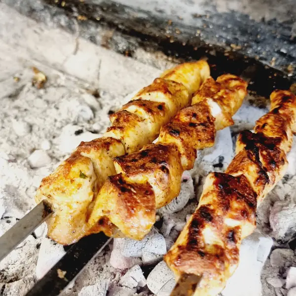 qalaa - 1kilo tawook/كيلو طاووق مشوي