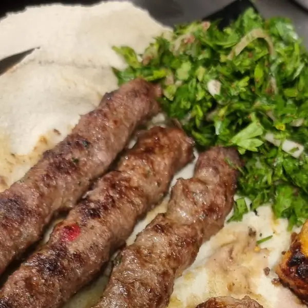 qalaa - Kafta sandwich / سندويش كفته