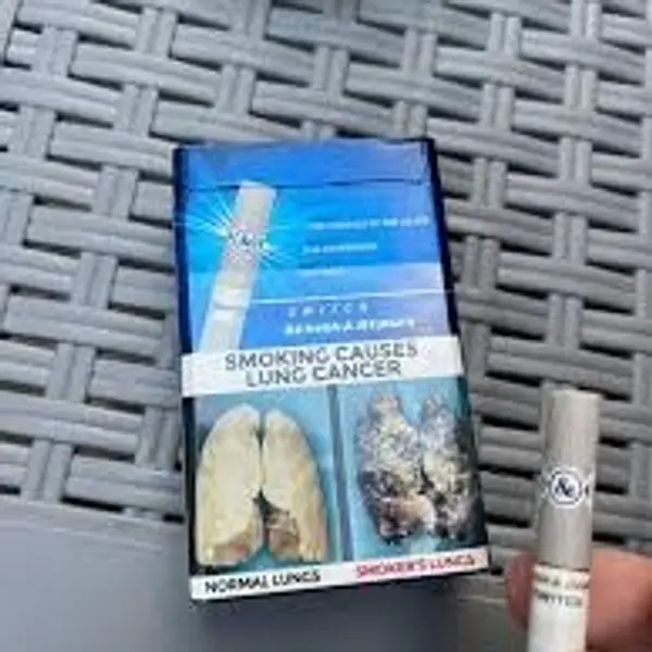 reboot-hotellounge - B&H switch cigarette