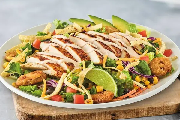 red-robin-gourmet-burgers - Southwest Salad