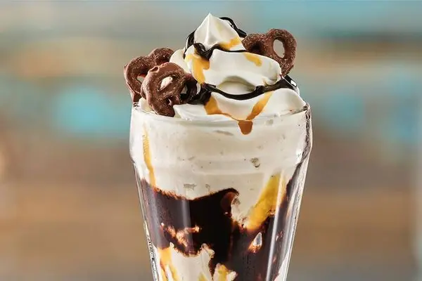 red-robin-gourmet-burgers - Chocolate Covered Pretzel Milkshake