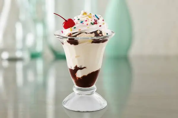 red-robin-gourmet-burgers - Kids Sundae