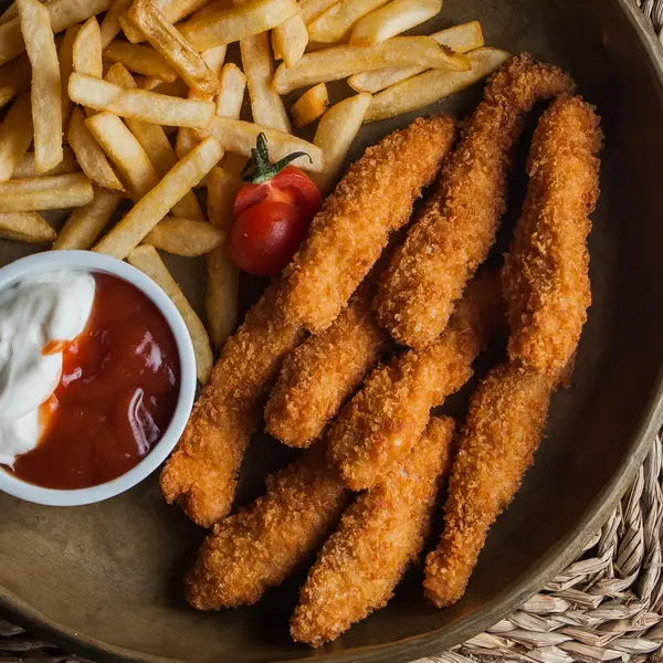 relaxx-lounge - Chicken Fingers mit Curly Fries