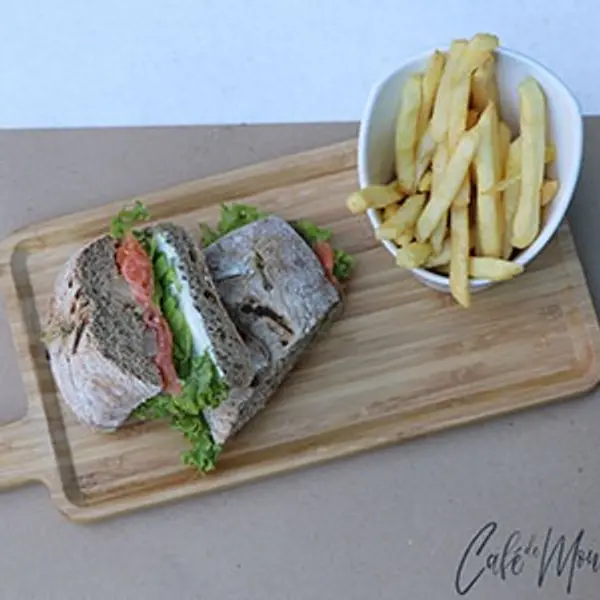 restaurant-cafe-monaco - Smoked Salamon Sandwich