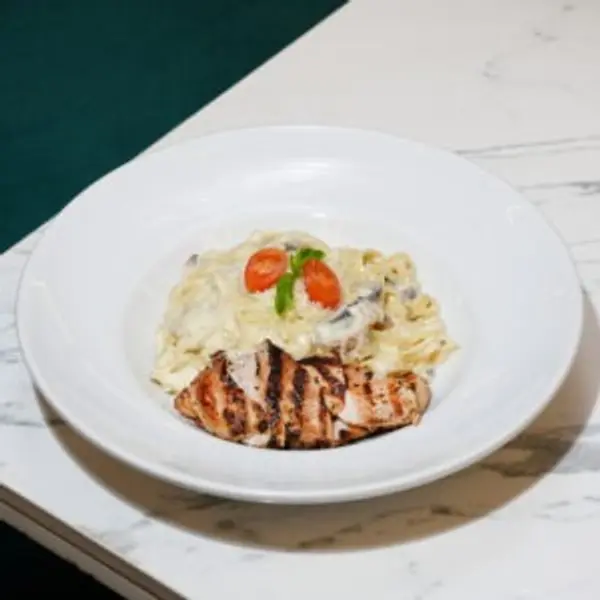 restaurant-cafe-monaco - Tagliatelle Chicken Alfredo