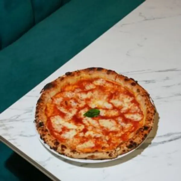 restaurant-cafe-monaco - Pizza Margherita