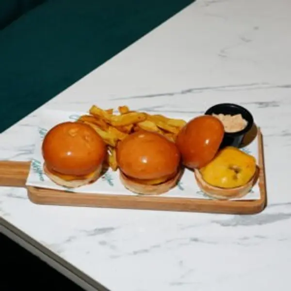 restaurant-cafe-monaco - Beef Mini Burger
