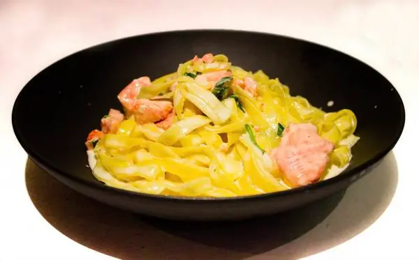 restaurant-linte-caffe - Tagliatelle au saumon frais et crème