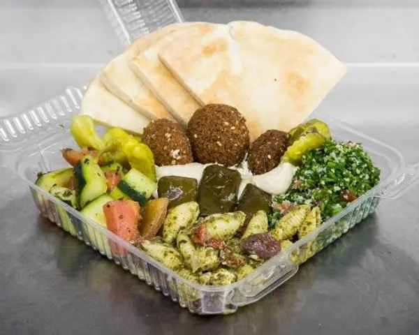 rossis-delicatessen - Mediterranean Plate