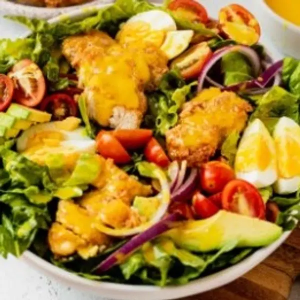 round-house-bar-grill - Crispy Chicken Salad