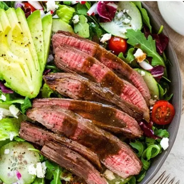 round-house-bar-grill - Grilled Sirloin Salad